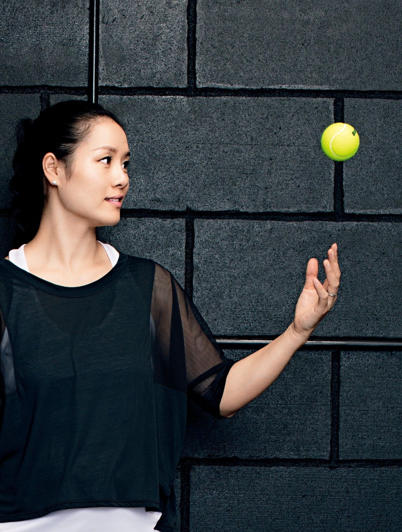 李娜温网元老赛首秀取开门红,李娜温网元老赛视频