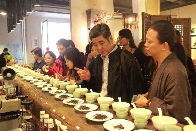 茶传媒专访｜茶香界教育家乔木森，这位65岁的老茶人，为何让我们三度落泪？