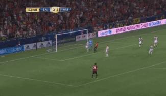 拉什福德18分钟双响,曼联首秀大胜银河!但穆帅要开吹风机了