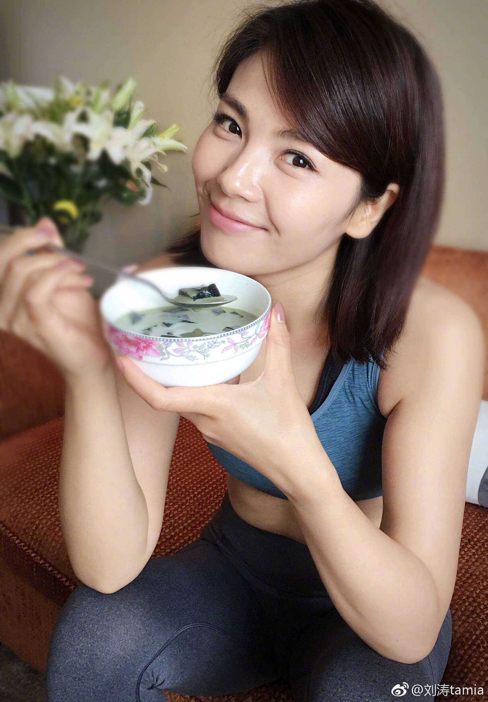 刘涛晒健身照大秀马甲线身材,刘涛袁姗姗马甲线