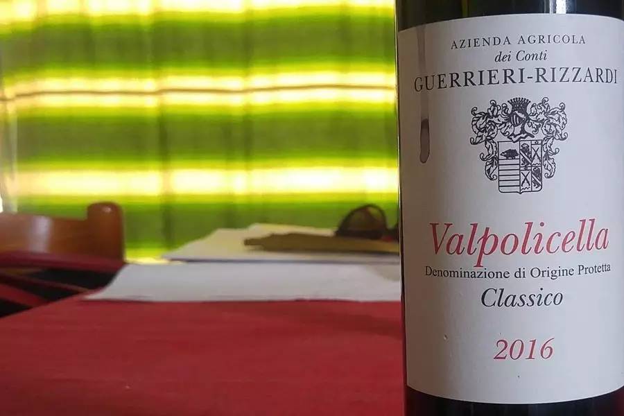 有人说酒太难喝了怎么反驳,葡萄酒为什么那么苦那么难喝