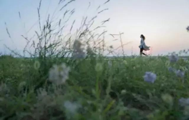 一拍照表情动作就扭曲,一拍照就紧张脸部僵硬