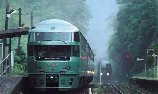 坐火车旅行最美线路亲子,火车亲子旅行