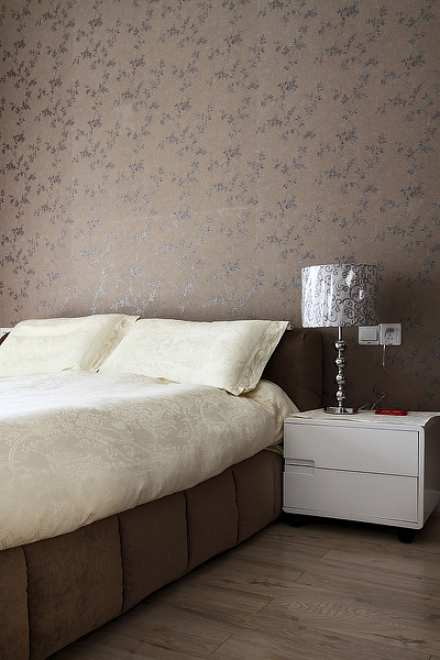 武汉老园艺师为讨好老伴，毅然把卧室窗台巧变花园式榻榻米！