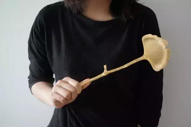 满心欢喜地等了这个快递整整1个月，却在拆开包装的瞬间傻了眼