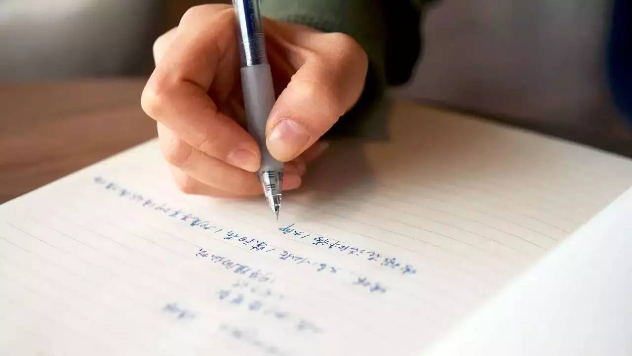 初入职场这几个穿搭技巧要注意,职场穿搭如何看起来舒服又板正