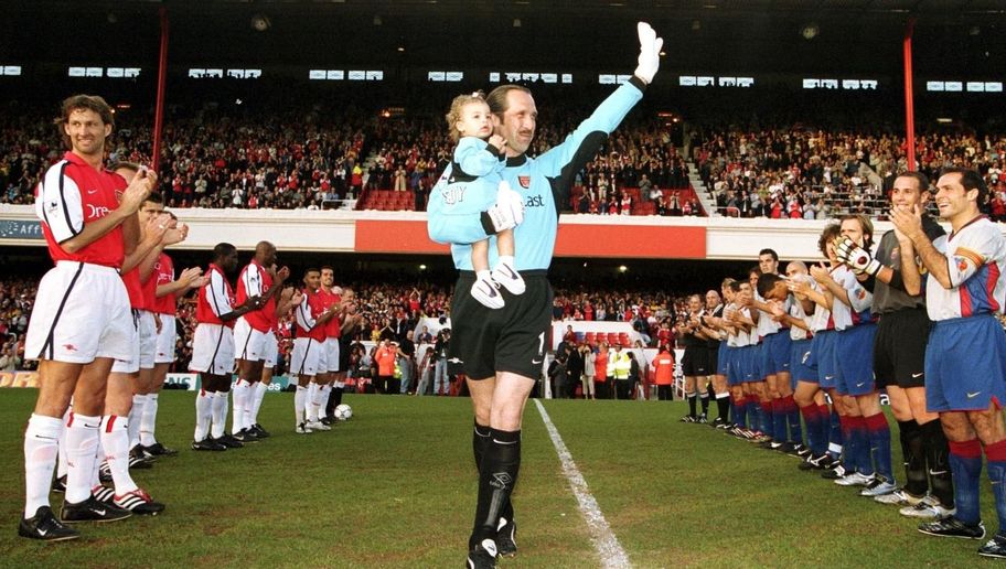 八球惨遭血虐、场上全员斗殴，告别赛能踢成这样也是没sei了！