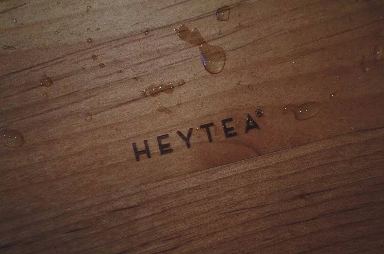 长大后茶饮店就像江湖的高手，一代起一代落但能真正成为新闻暴风眼的真的只有喜茶