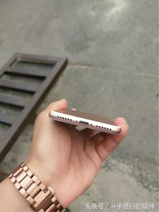 勇当咸鱼垃圾佬,低价捡到iPhone7开箱,希望不会翻车