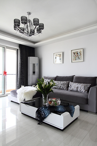 武汉老园艺师为讨好老伴，毅然把卧室窗台巧变花园式榻榻米！