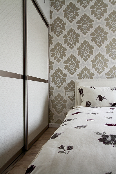 武汉老园艺师为讨好老伴，毅然把卧室窗台巧变花园式榻榻米！