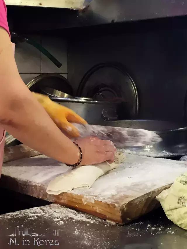 首尔购物攻略美食,首尔有什么好吃的便宜的