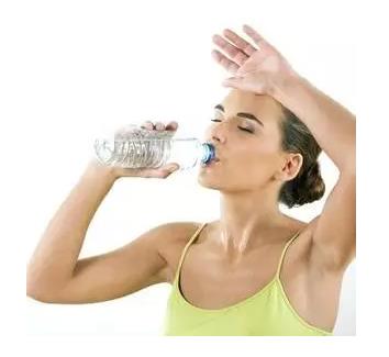 高温中暑急救,高温工地中暑急救视频