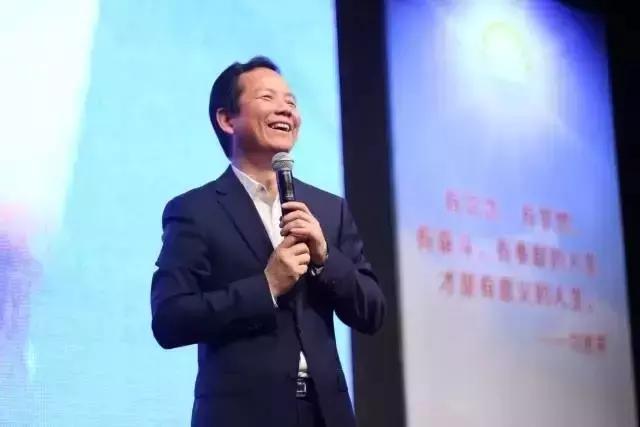 他从保监会辞职，创办了福州升学率最高的学校，校长是这样“炼”成的