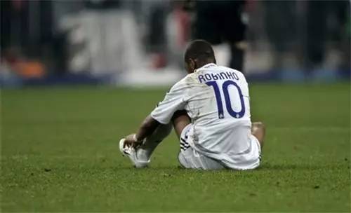 他们有幸披上皇马十号战袍,却成为了最失意的皇马球员