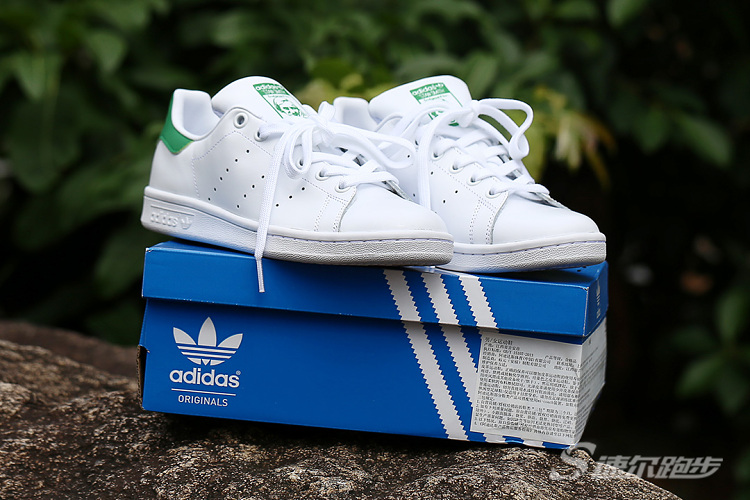 adidasstansmith怎么选,阿迪达斯绿尾真假鉴别方法