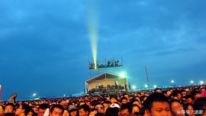 张北草原自驾游攻略篝火晚会,张北草原音乐节房车攻略