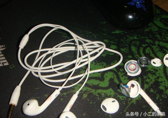苹果耳机2代耳机盒拆解,拆解苹果耳机话筒