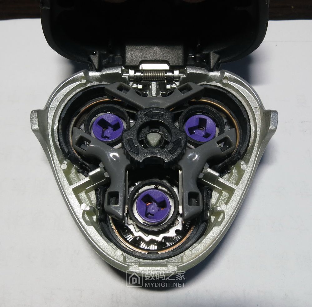 剃须刀真实体验,剃须刀触感飞利浦