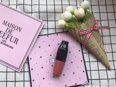 好气啊男神居然说我口红丑，非要我擦那种婊里婊气的你才喜欢嘛！