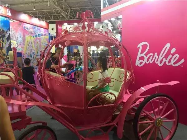 粑粑麻麻带娃去哪里玩,粑粑麻麻带娃去旅行