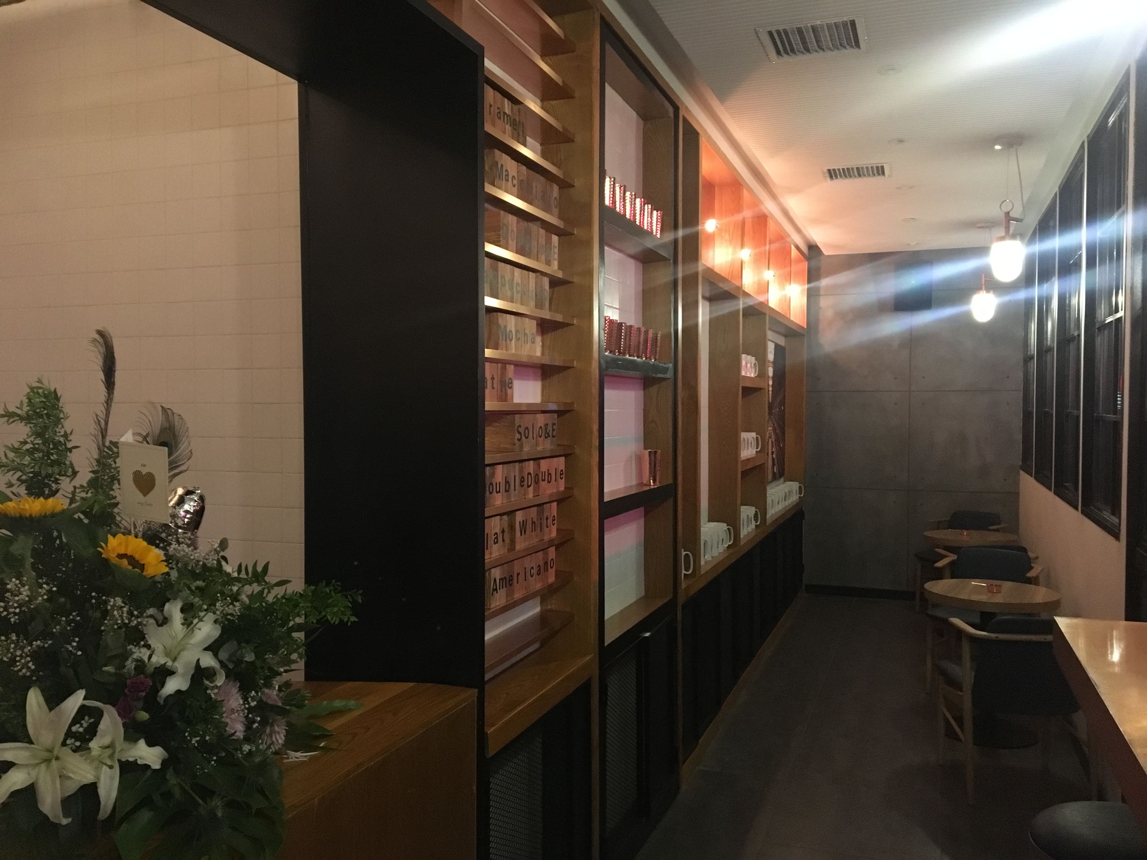 朋友开个店，卖酒的！一滴入魂Slogan！