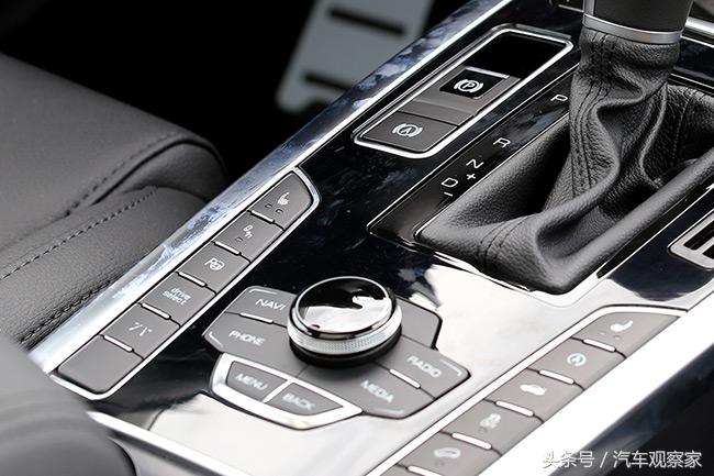 美来自于外在加内在,美来自于内心的纯净