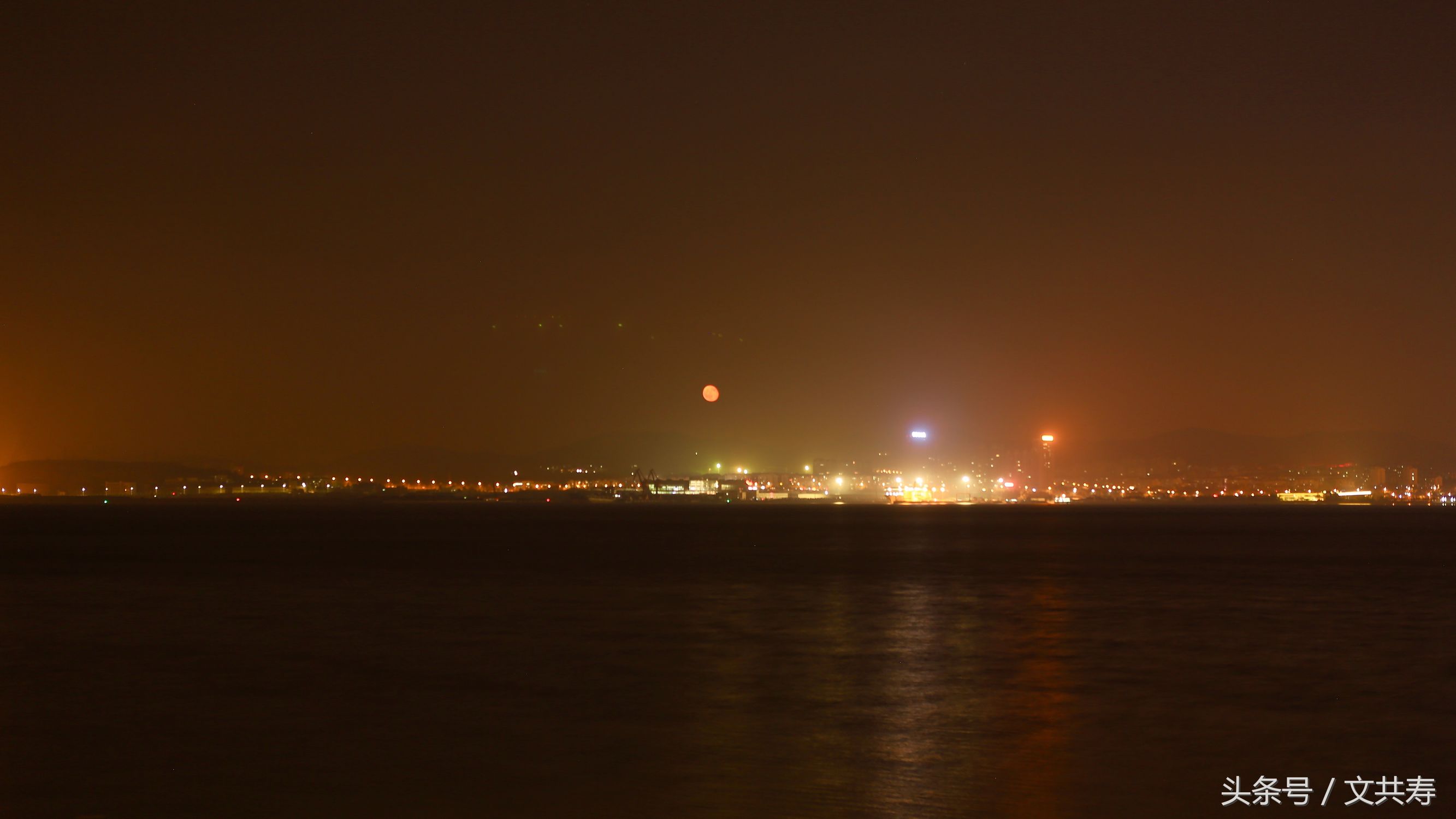 威海宛如梦幻的童话世界,威海雪夜风景