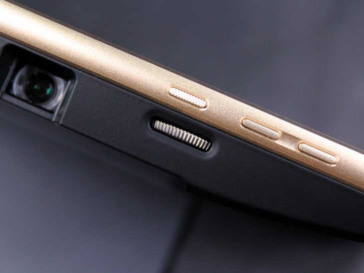 motoz2force游戏体验,motoz2play投影怎么样