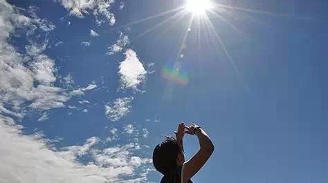 白癜风季节,为什么秋季不能治疗白癜风