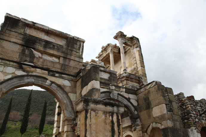 圣经中找不到的答案：耶稣之母到底葬身何处？