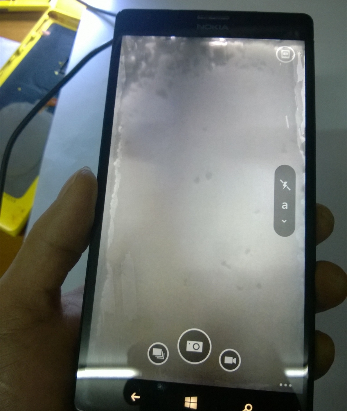 诺基亚1520开机键,诺基亚1520开始界面只有一半