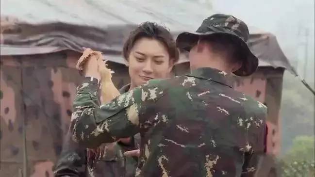 黄子韬胆小被吐槽,黄子韬和海浪们甜怼合集