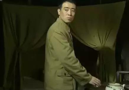 于和伟剧里霸气走路,于和伟经典步伐