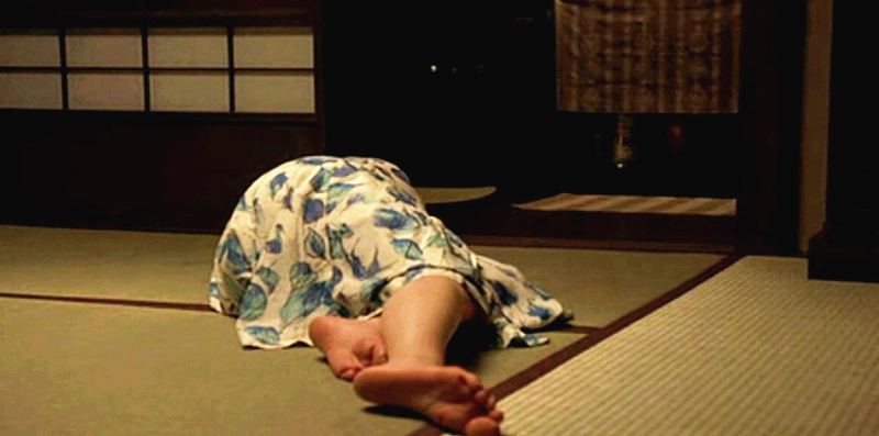 他是“犯桃花”的俊美漫画家,邂逅17岁单纯少女后浪子回头,却因瞥见妻子那一幕,关进“没有女人的地方”