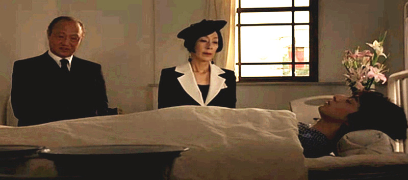 他是“犯桃花”的俊美漫画家,邂逅17岁单纯少女后浪子回头,却因瞥见妻子那一幕,关进“没有女人的地方”