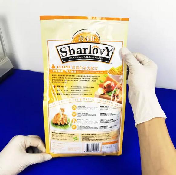 用成猫粮喂幼猫可以吗,能用两种猫粮混合着喂猫吗