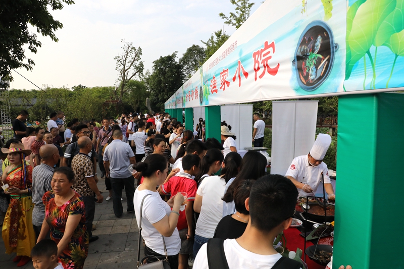 鱼头火锅吃货,鱼头火锅美食视频