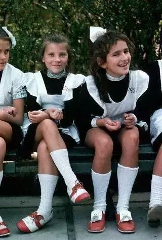 被全国嫌弃的校服,韩国女孩羡慕中国校服