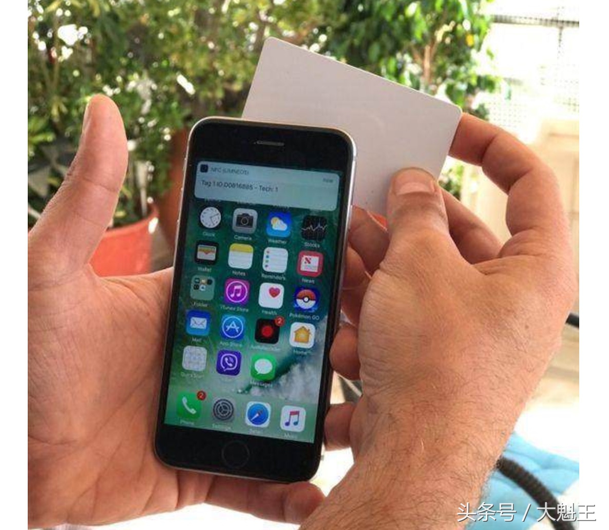 iphone手机刷地铁卡,苹果手机刷地铁和地铁卡哪个便宜