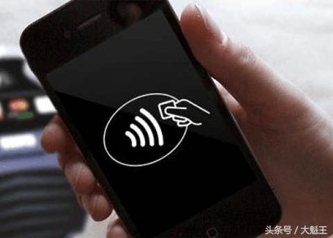 iphone手机刷地铁卡,苹果手机刷地铁和地铁卡哪个便宜