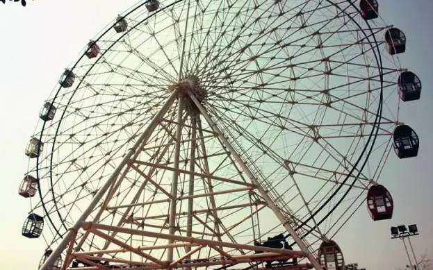 南宁适合晚上去的摩天轮,广西海边摩天轮