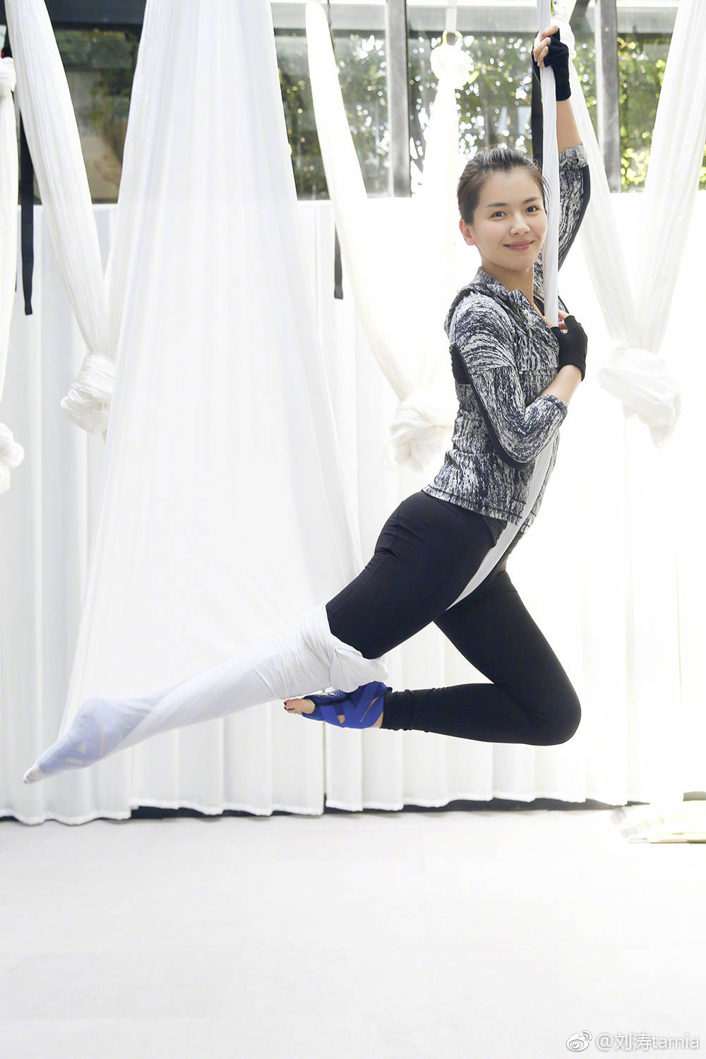 刘涛晒健身照大秀马甲线身材,刘涛袁姗姗马甲线