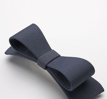 扎头发花苞头教程图解,花苞头的简单扎法蓬松中长发