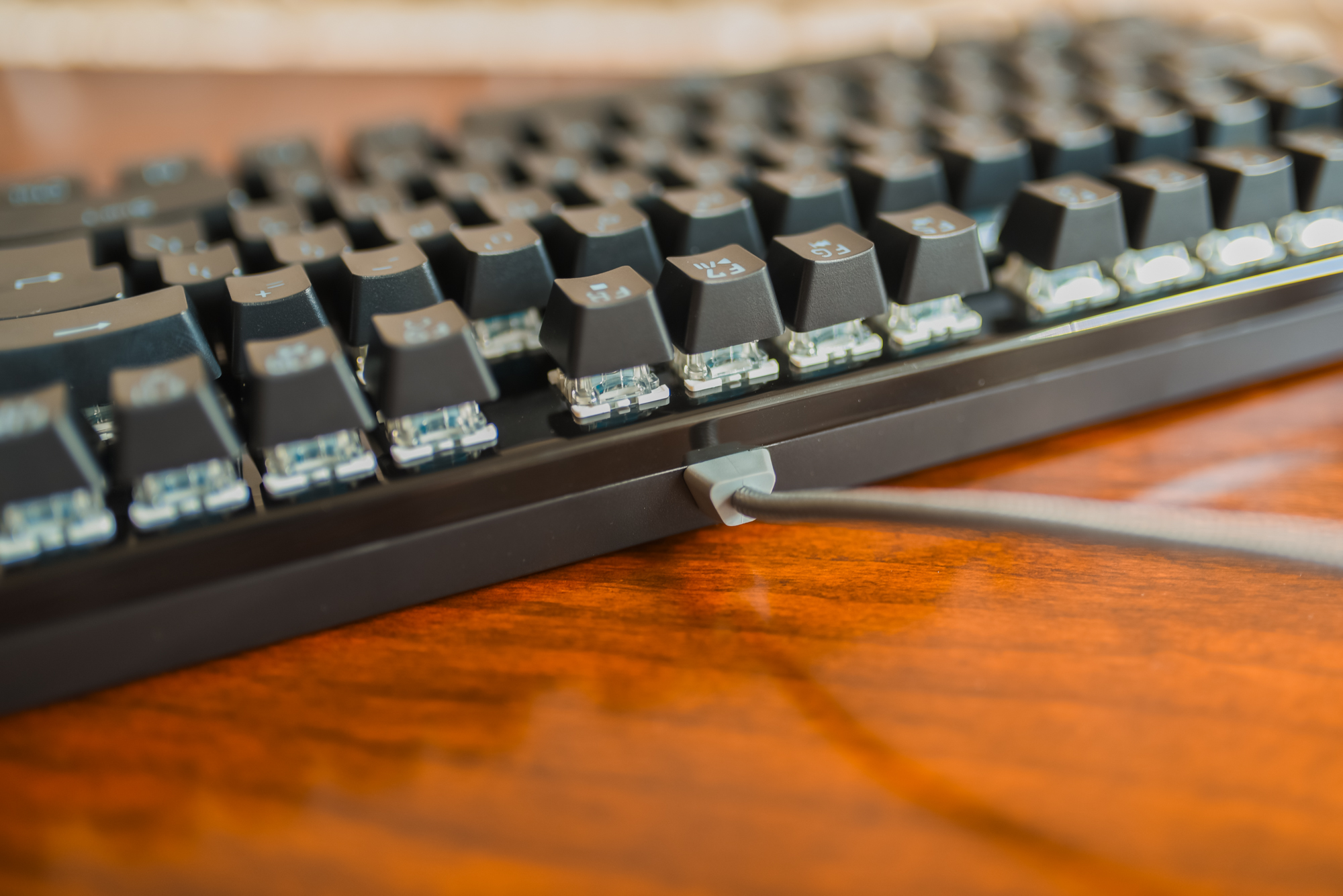 百元价位带背光的键盘,百元左右的机械键盘测评