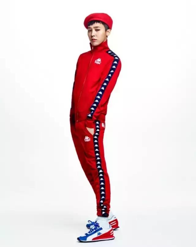 一串字logo,一串字母的衣服商标