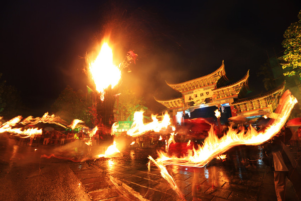 最近什么地方有火把节,火把节哪里比较热闹