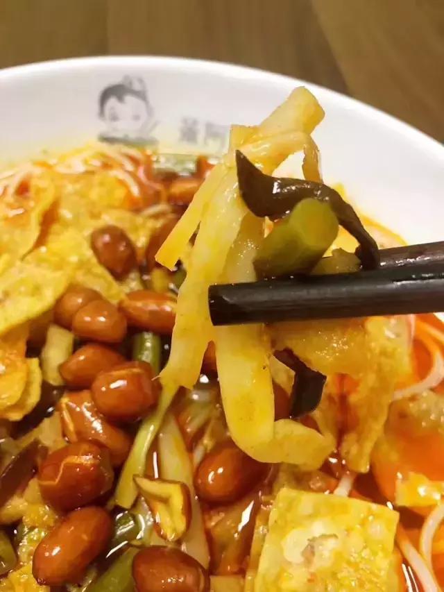 随时随地一壶热水就能吃上的美味螺蛳粉,我们帮你找好了!饿了么?