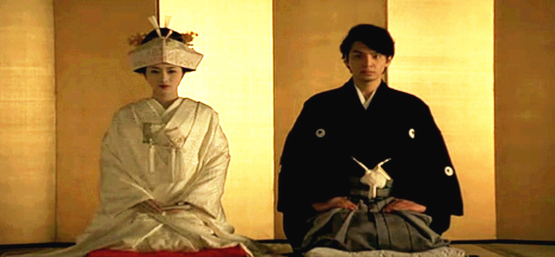 他是“犯桃花”的俊美漫画家,邂逅17岁单纯少女后浪子回头,却因瞥见妻子那一幕,关进“没有女人的地方”