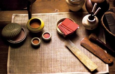 一场文创与化妆品结合的游戏